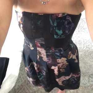 Floral print dress with pockets